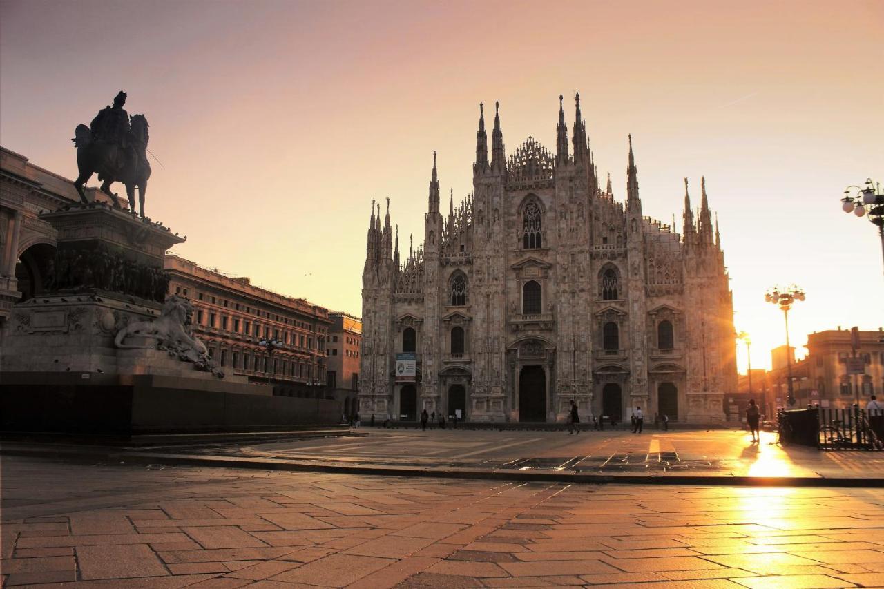 Serendipity Apartments - Duomo Milan Bagian luar foto